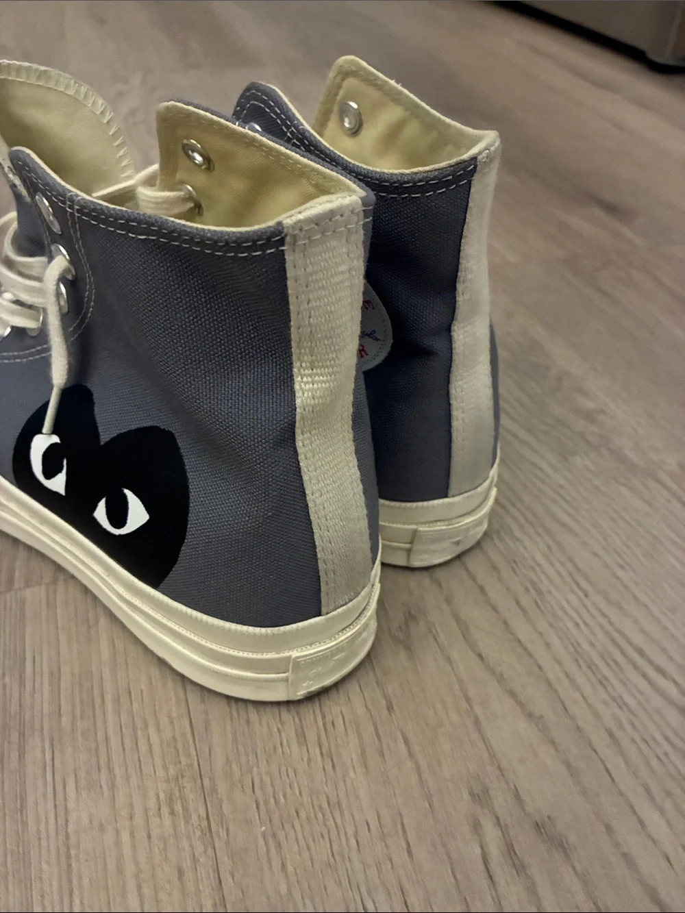Mens High-Top Converse play Sneakers in Slate Gray with Heart Graphic